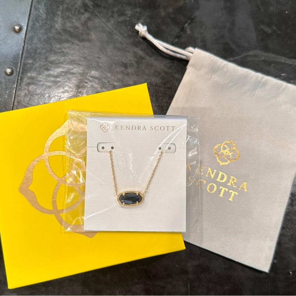 NWT Kendra Scott Elisa black and gold pendant necklace